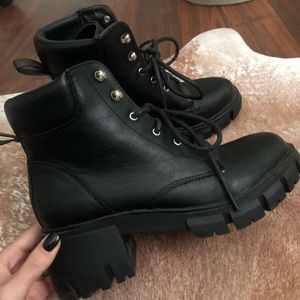 Forever21 lug sole combat boots. Size 7